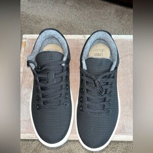 Womens Allbird tennis shoes